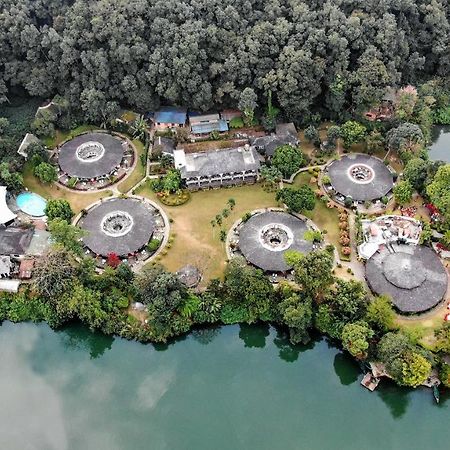 Fish Tail Lodge Pokhara Bagian luar foto