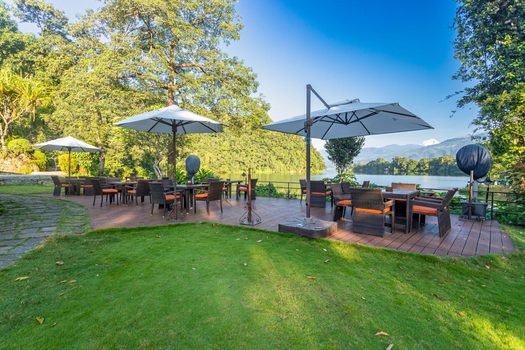 Fish Tail Lodge Pokhara Bagian luar foto