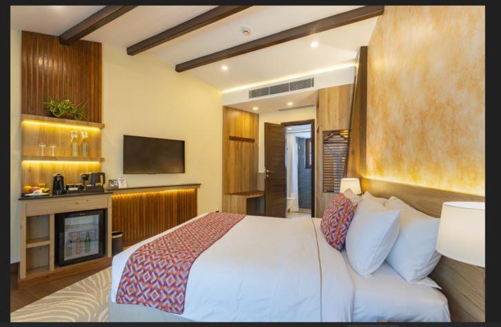 Fish Tail Lodge Pokhara Bagian luar foto